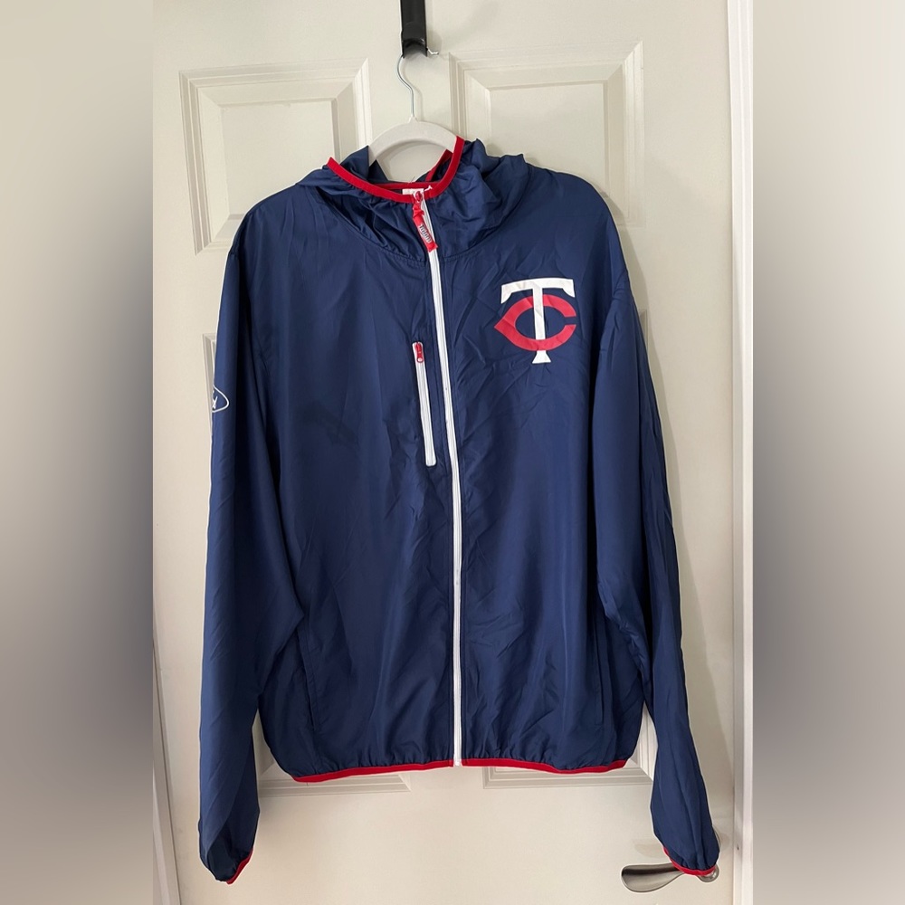 Minnesota Twins hooded windbreaker with “Ford” on 1 sleeve, 2XL